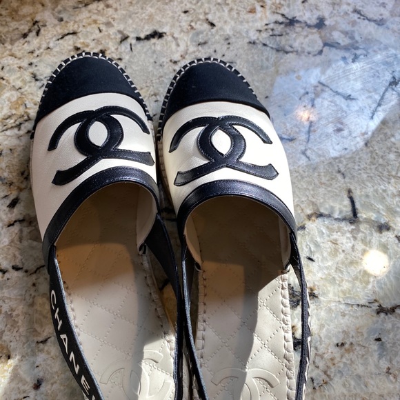 💖SOLD 💖Chanel Espadrille Sandal - Picture 3 of 16